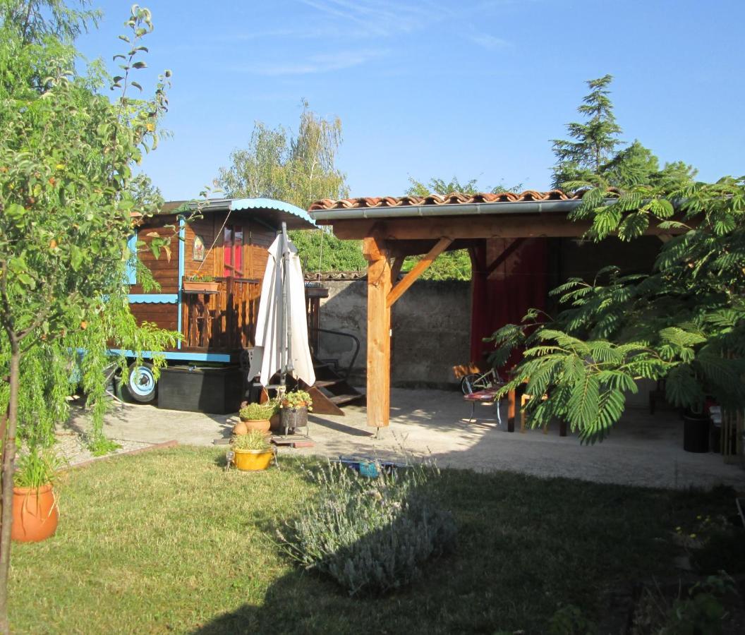 Hotel La Roulotte Des Carpates à Gaillac Extérieur photo